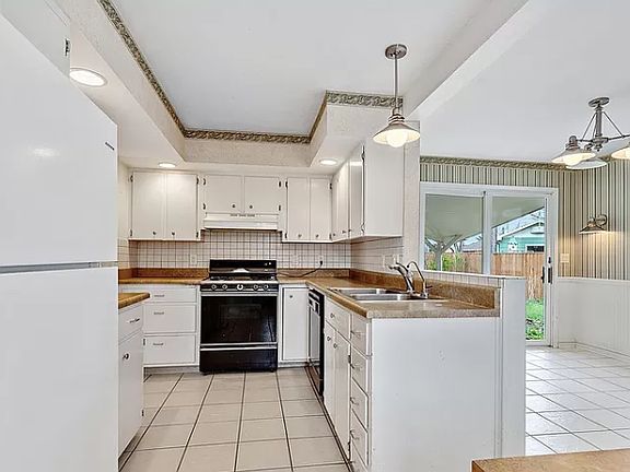 4th image of 4211 Meadowwood Dr