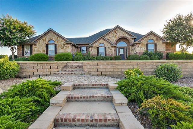 1st image of 5016 Big Springs Dr