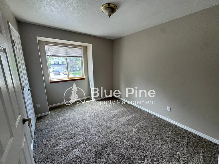 3535 Spring Creek Dr — Photo 17