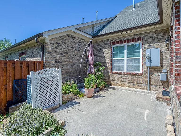 5015 Wyngate Village Dr — Photo 33