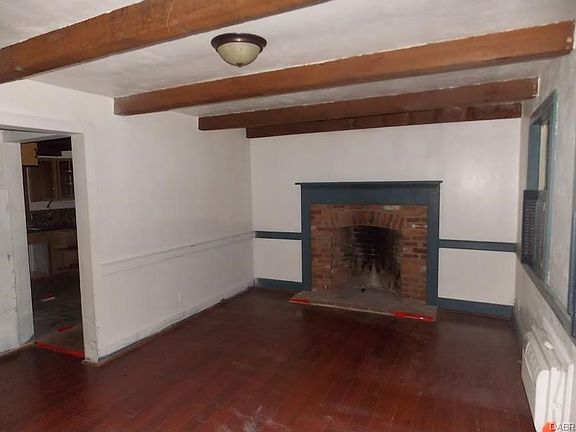 4th image of 400 Wilbur Ave