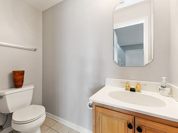 5th image of 3738 Forest Ave #8