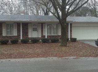 1715 Briarwood Dr, Mount Vernon, IL 62864