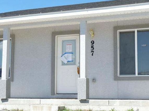 3rd image of 957 Lonnie Ln