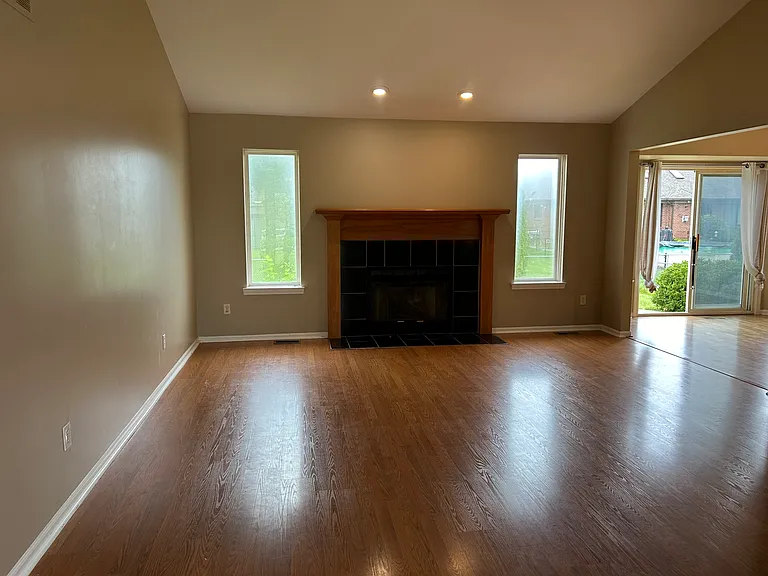 46129 Creekside Blvd — Photo 3