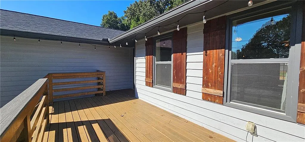 3 bed, 2.0 bath, 1456 sqft, $1,995 — Photo 1