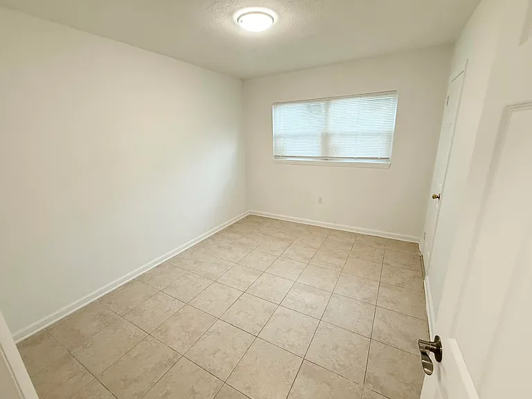 912 SE Tarpon Ave — Photo 12