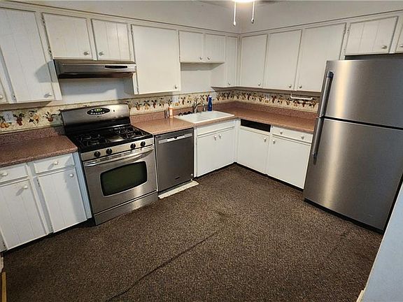 2nd image of 8648 W 108th Pl
