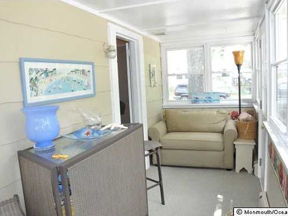 3rd image of 121 Elizabeth Ave