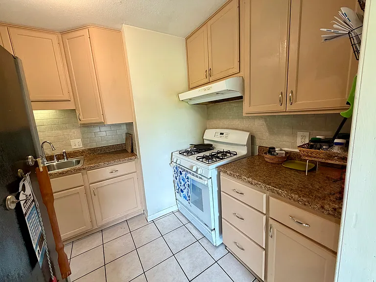 10640 Aledo Dr — Photo 4