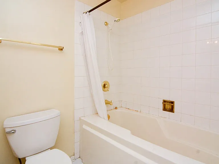 375 W Erie St #123 — Photo 17