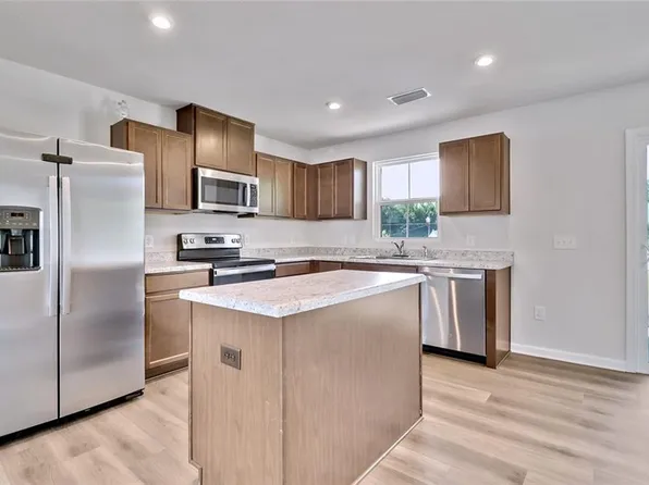 98 Clara Ct, Suffolk, VA 23434