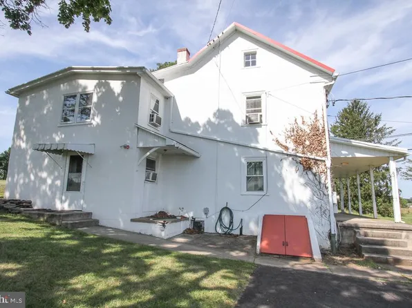 9 School House Rd, Hereford, PA 18056
