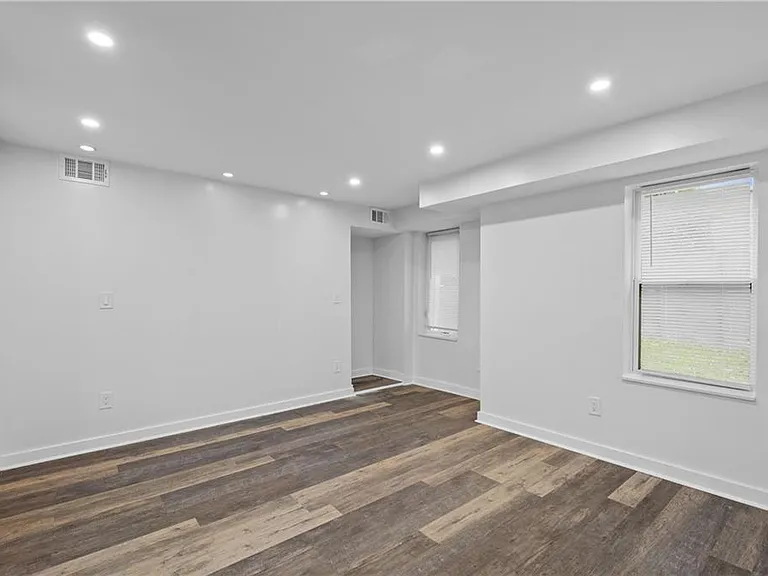 789 Barnett St NE #4 — Photo 7