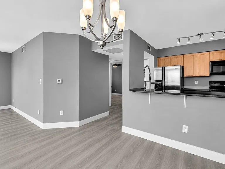 2871 N Oakland Forest Dr #112 — Photo 2
