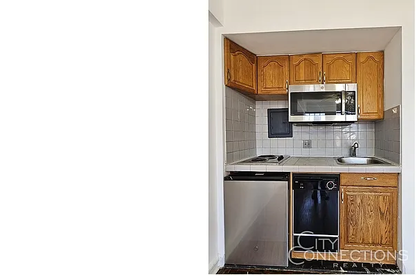 Rented by City Connections Realty | media 11