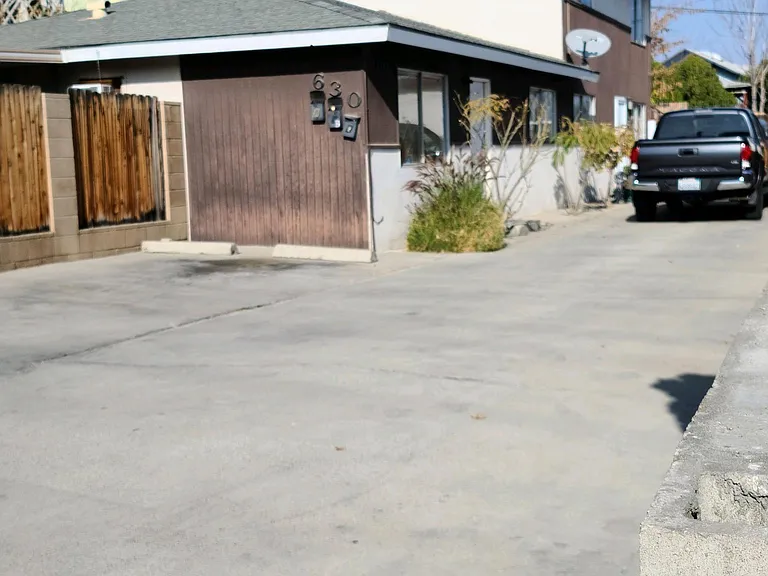 630 E St — Photo 1