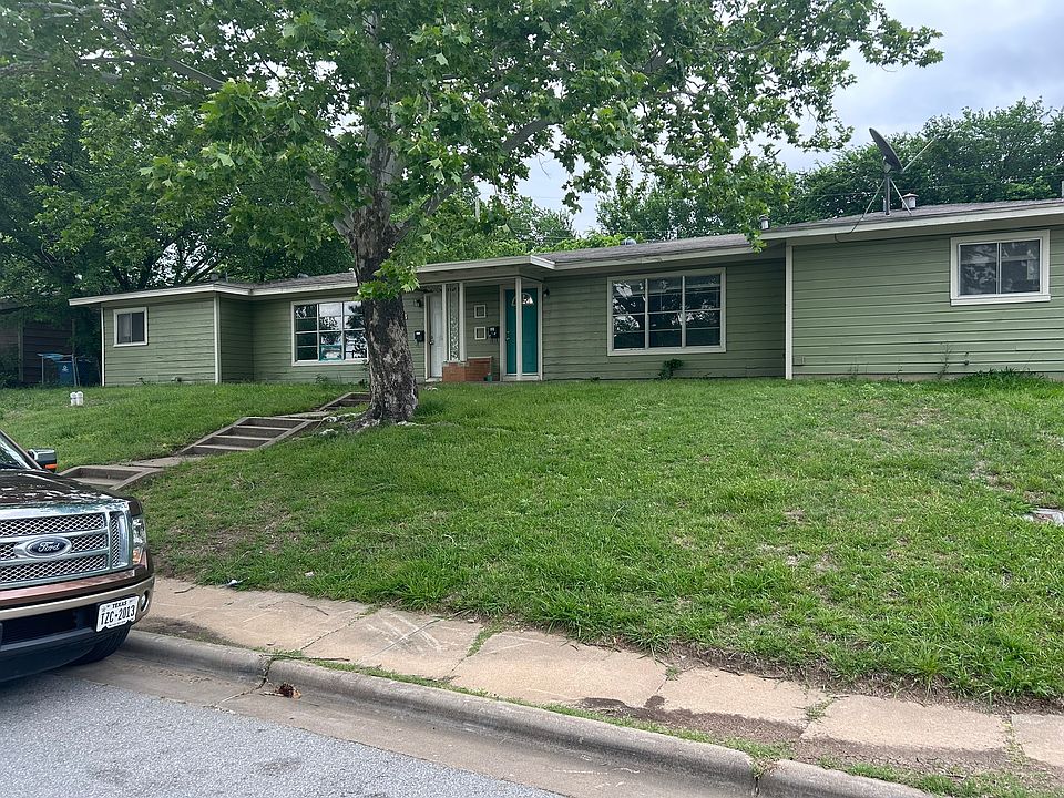 1st image of 6 Pershing Dr