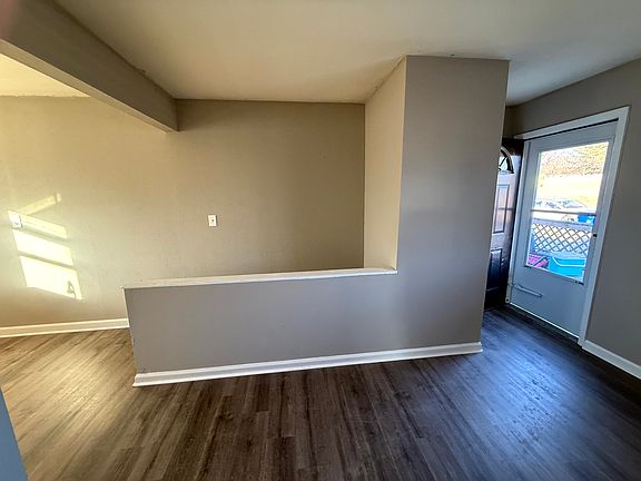 5th image of 609 N Parker Ter
