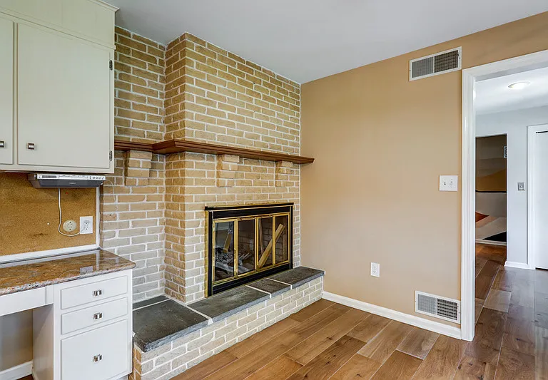 1827 Larchmont Ln — Photo 21