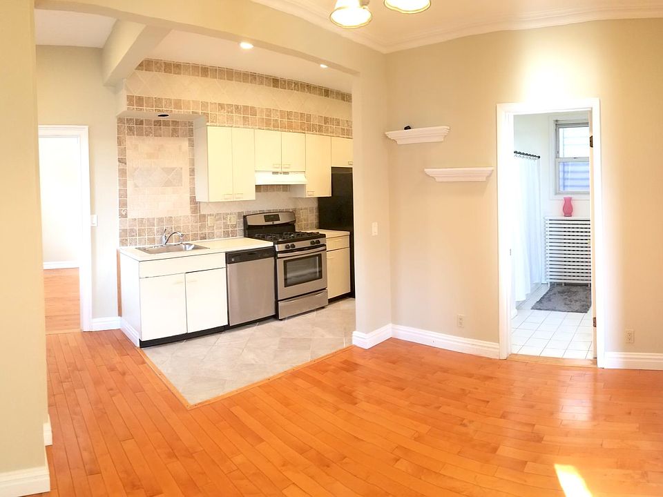 1st image of 5 Arbor St #1