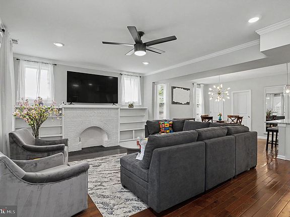 3rd image of 3818 Fernhill Ave