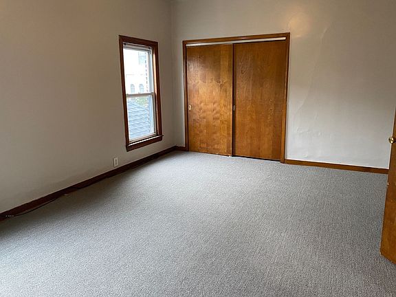 4th image of 1113 Benedict Ave #2F