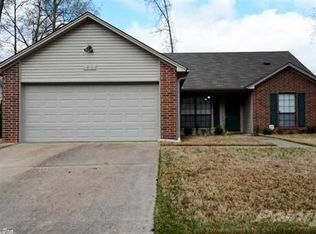 71 Redleaf Cir, Little Rock, AR 72210