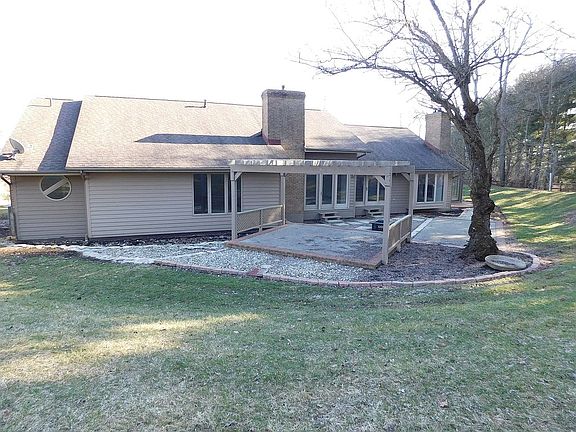 4th image of 1828 Carlyle Ct