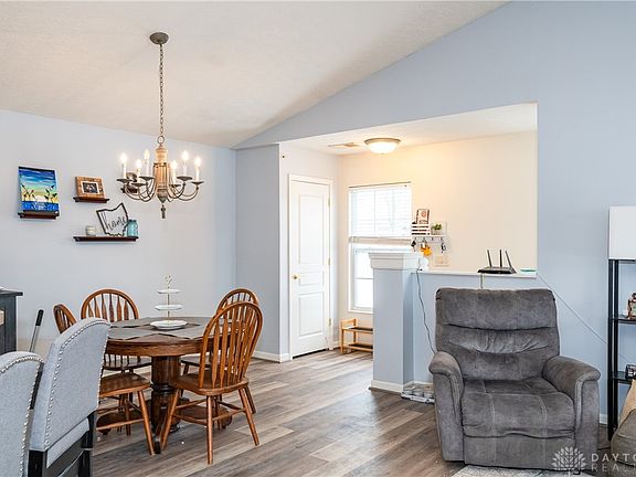 3rd image of 6643 Cloudscape Way