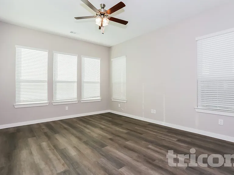832 Feather Thorn Dr — Photo 2