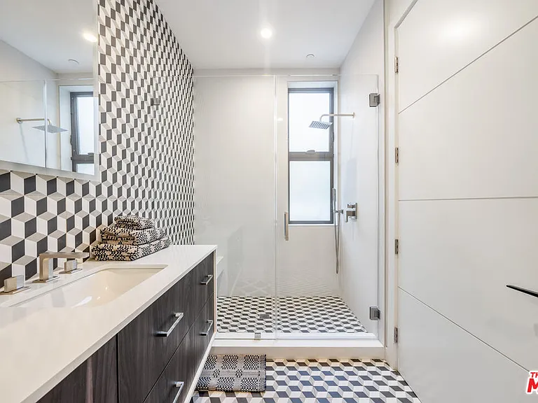 10563 Ashton Ave #1 — Photo 32