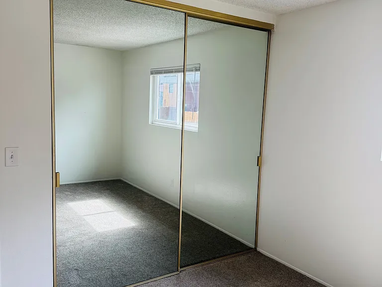 1033 Robinson Ave #13 — Photo 3
