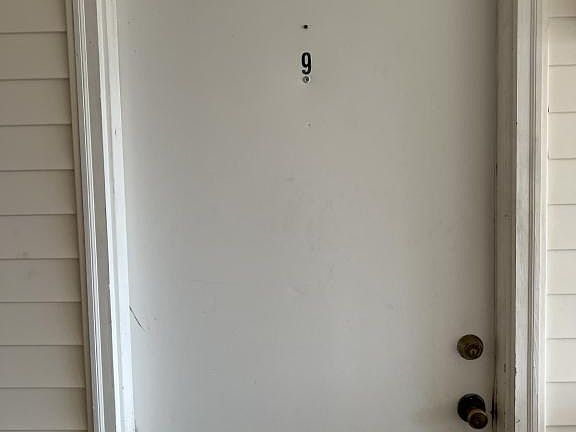 2nd image of 305 Farside Dr #9