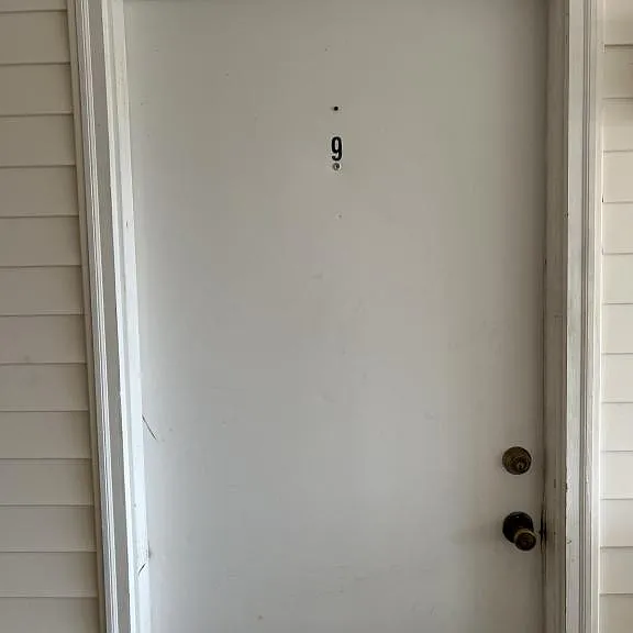 305 Farside Dr #9 — Photo 2
