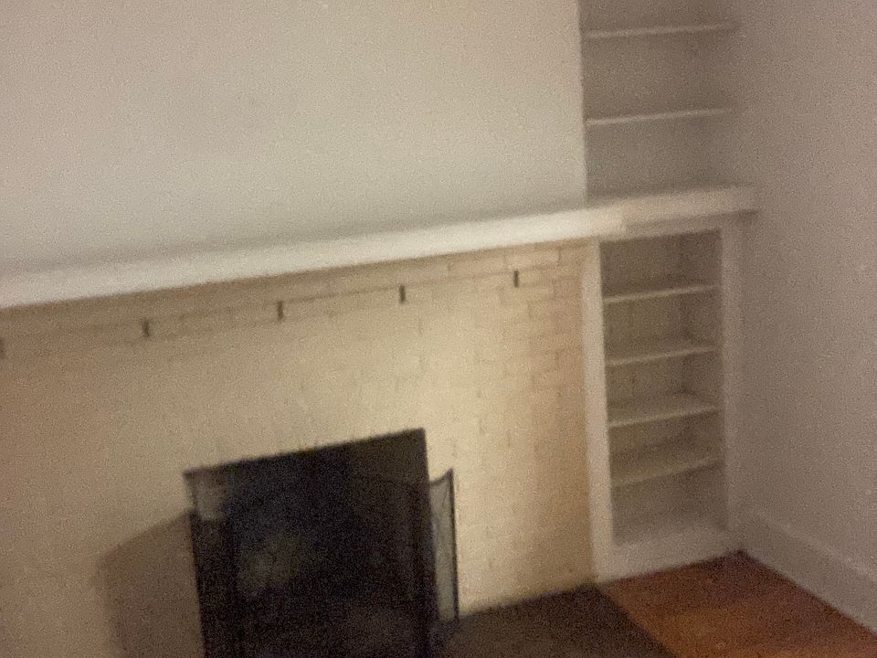 Building Photo 4