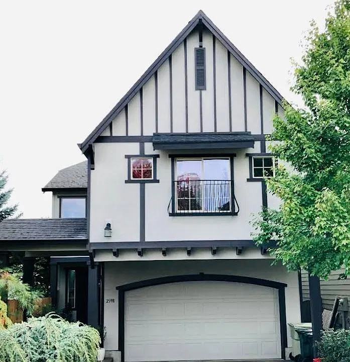 2598 NW Parnell Ter