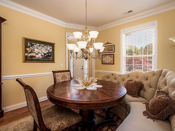 4th image of 9428 Hickory Knoll Ln