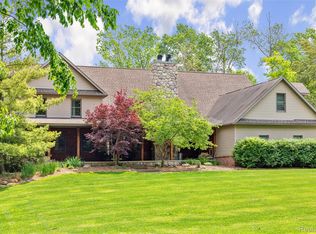 4230 Mill Lake Rd, Lake Orion, MI 48360
