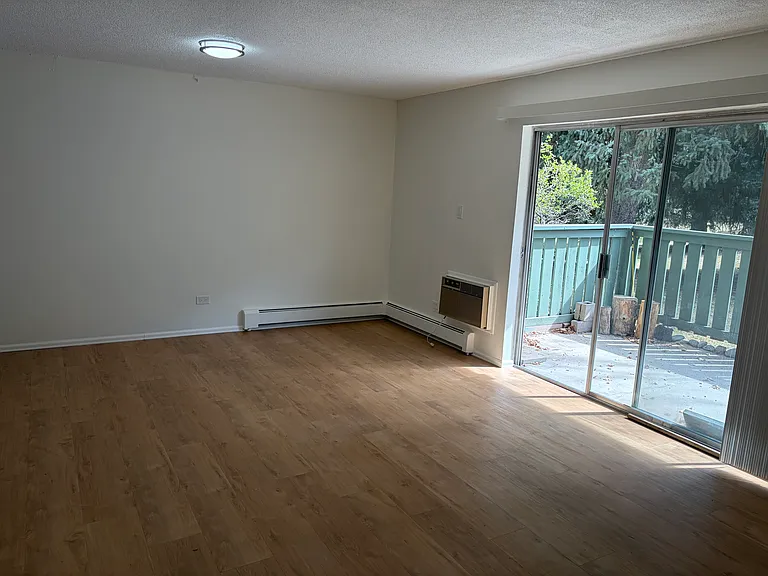 2160 S Vaughn Way #103C — Photo 8