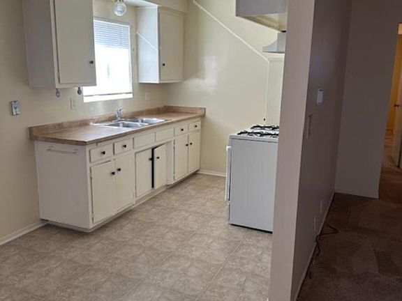 3rd image of 4051 W 137th St #A-c
