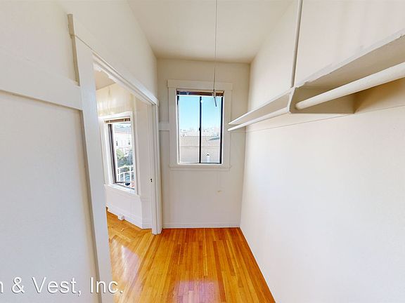 5th image of 2755 Franklin St APT 11