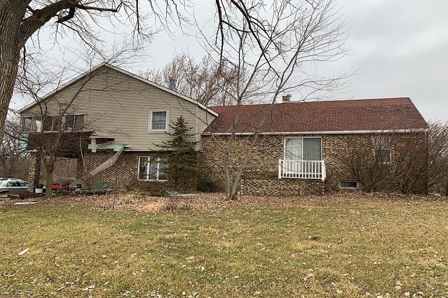 1st image of 9955 E 1050th St