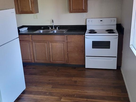 4th image of 21451 N 23rd Ave #202