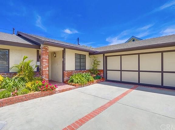 5th image of 12522 Raymond Cir