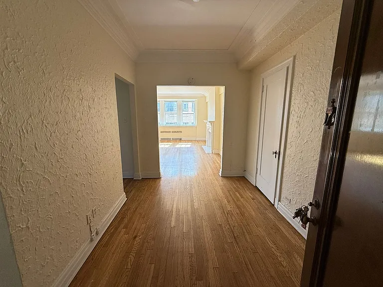 New King Edward Apartments — Photo 310