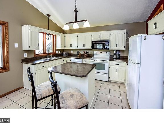 4th image of 4617 89th Cres N
