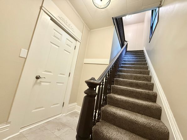 989 Main St #2