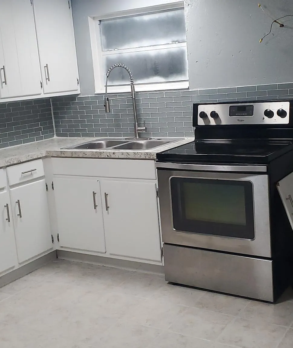 2 bed, 800 sqft, $1,400 — Photo 2