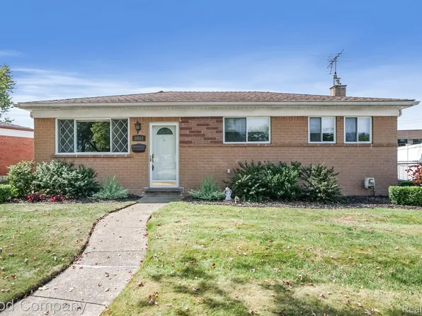 30763 Roan Dr, Warren, MI 48093